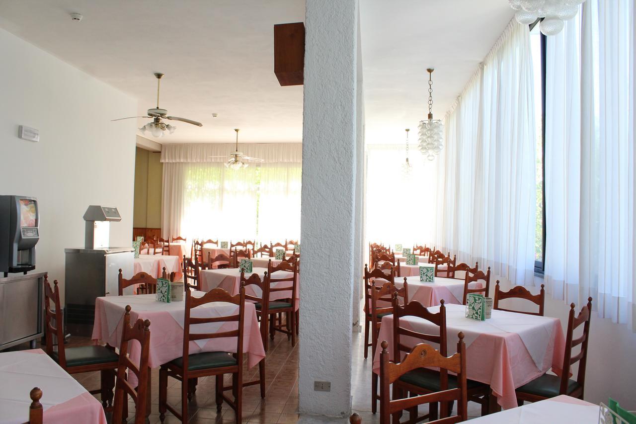 Hotel Sara*** Cesenatico Exterior photo